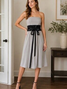 ✨ Size 6 Strapless Flowy Bridesmaid Dress – After Six | Beige w/ Black Sash ✨